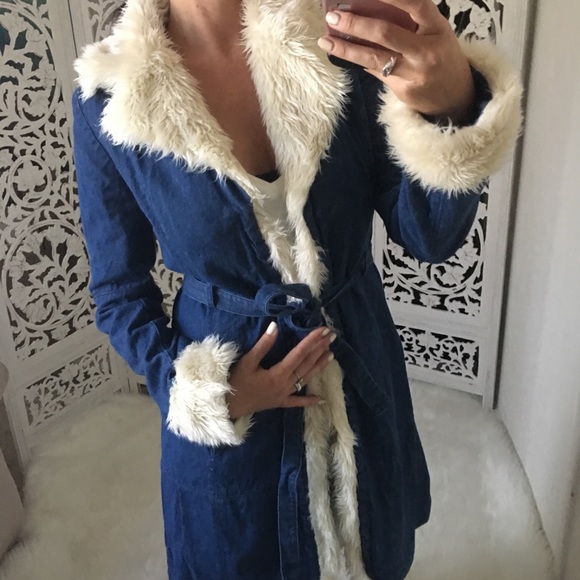 LAST 1️⃣ Faux Fur Trim Denim Trench Coat - Picture 2 of 6